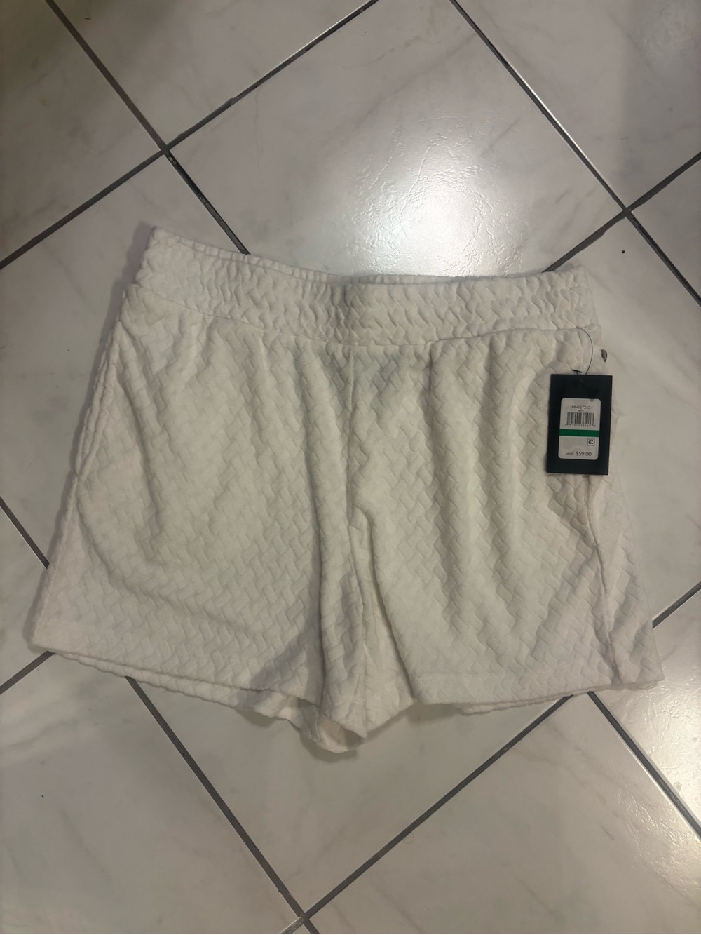 Andrew Marc Cream Quilted High-Waist Casual Shorts